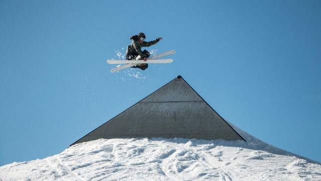 星空官方：没有器材怎么练肩膀肌肉
